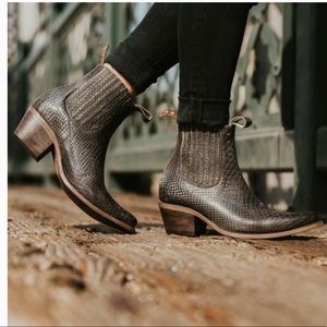 Freebird Genuine Leather Booties NWOT